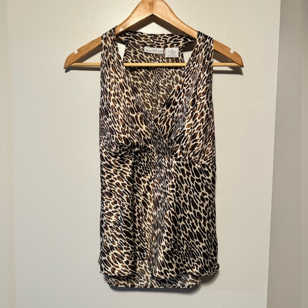 Worthington women’s giraffe patterned blouse top
